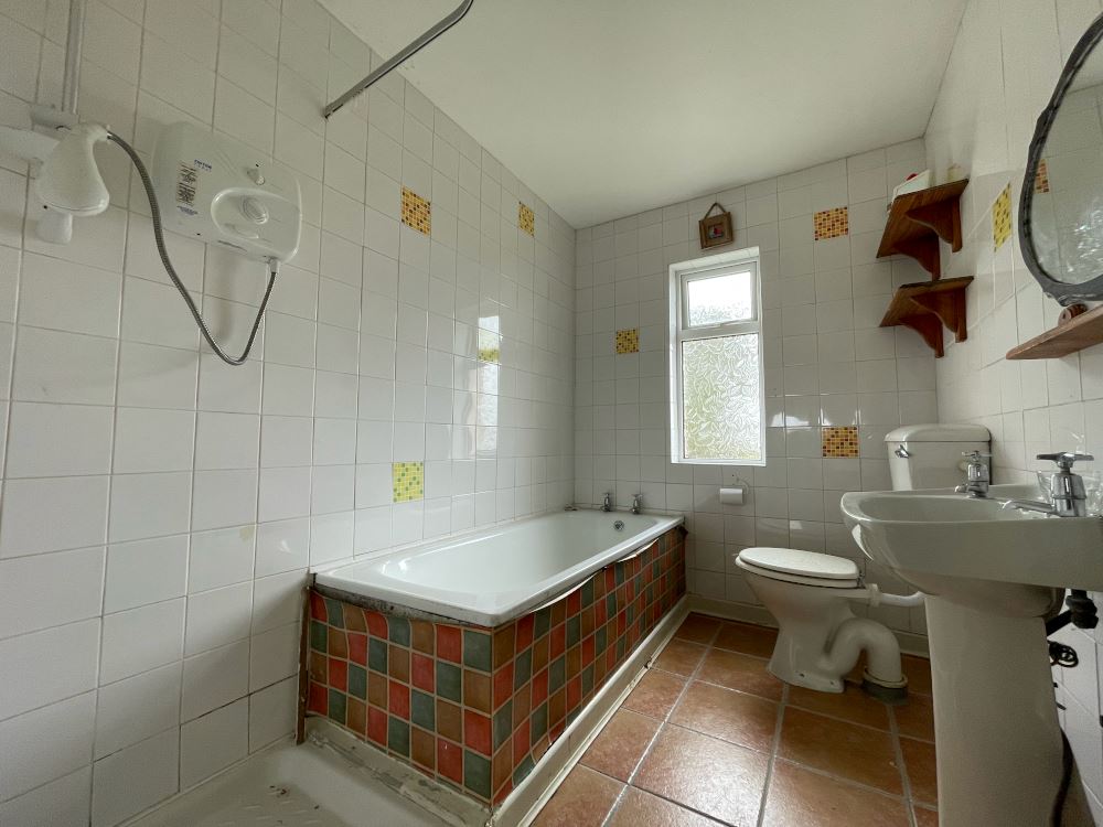 The Cottage cottage bathroom